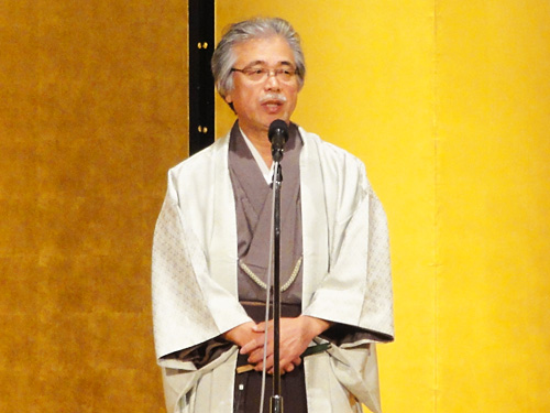 木村理事長

「生徒の皆様の素晴らしい装いでの入場を拝見し、学院のグレードの高さを見ることが出来ました」