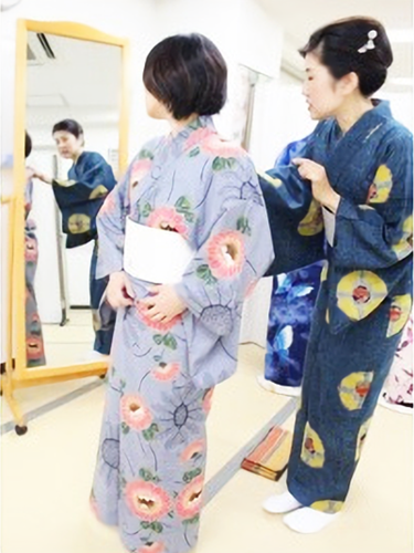 ゆかたの着付け指導４