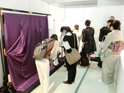 丹後ちりめん特別展の様子