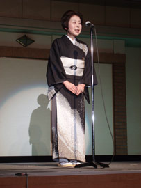 学院長挨拶

「きもの」という言葉は、ゆったりとした気持ちになり、心地よい緊張感を感じます。