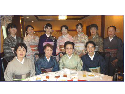 講師と一緒に記念写真。