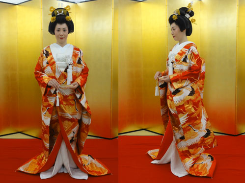このたび、花嫁のモデルになっていただいたのは、川口校、大学生の大杉実加さんです。