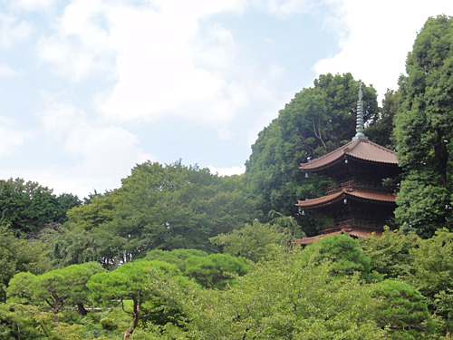 2万坪の庭園〜三重塔〜