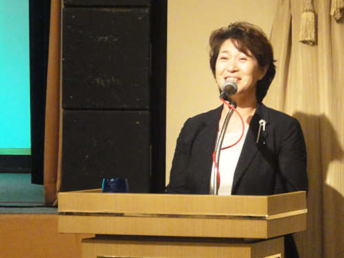 司会の清水理事より
「テーブルマナーも着付けと同じで、基本が何より大切です」
