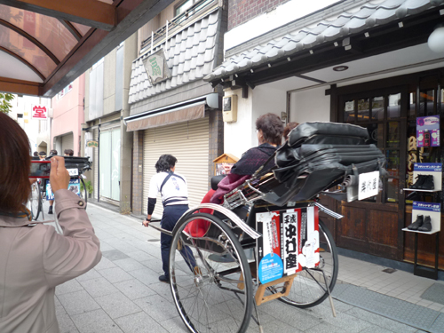 スピード感と快適な乗り心地にびっくり!
『キャー、速いっ!』『きもちいいっ!』