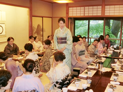 お一人ずつ自己紹介を!
